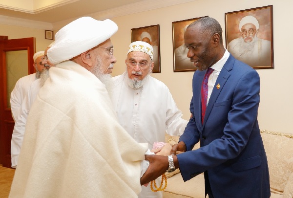 H.E. Amb. Kibedi Zaake meets the spiritual leader of the Dawoodi Bohras - His Holiness Syedna Muffadal Saifuddin- who is on an official visit to the UAE.