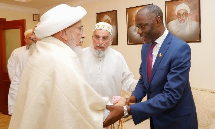 H.E. Amb. Kibedi Zaake meets the spiritual leader of the Dawoodi Bohras - His Holiness Syedna Muffadal Saifuddin- who is on an official visit to the UAE.